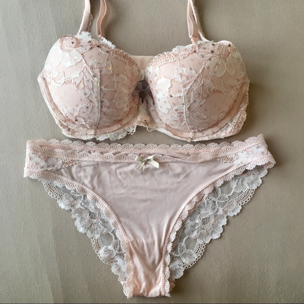 NWOT VS 2 Piece Set Blush Pink/Gold 34C/M Lingerie